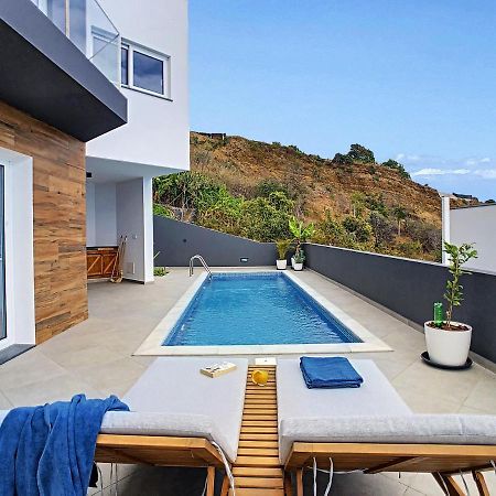 Villa Omar By Lovelystay Canhas Bagian luar foto