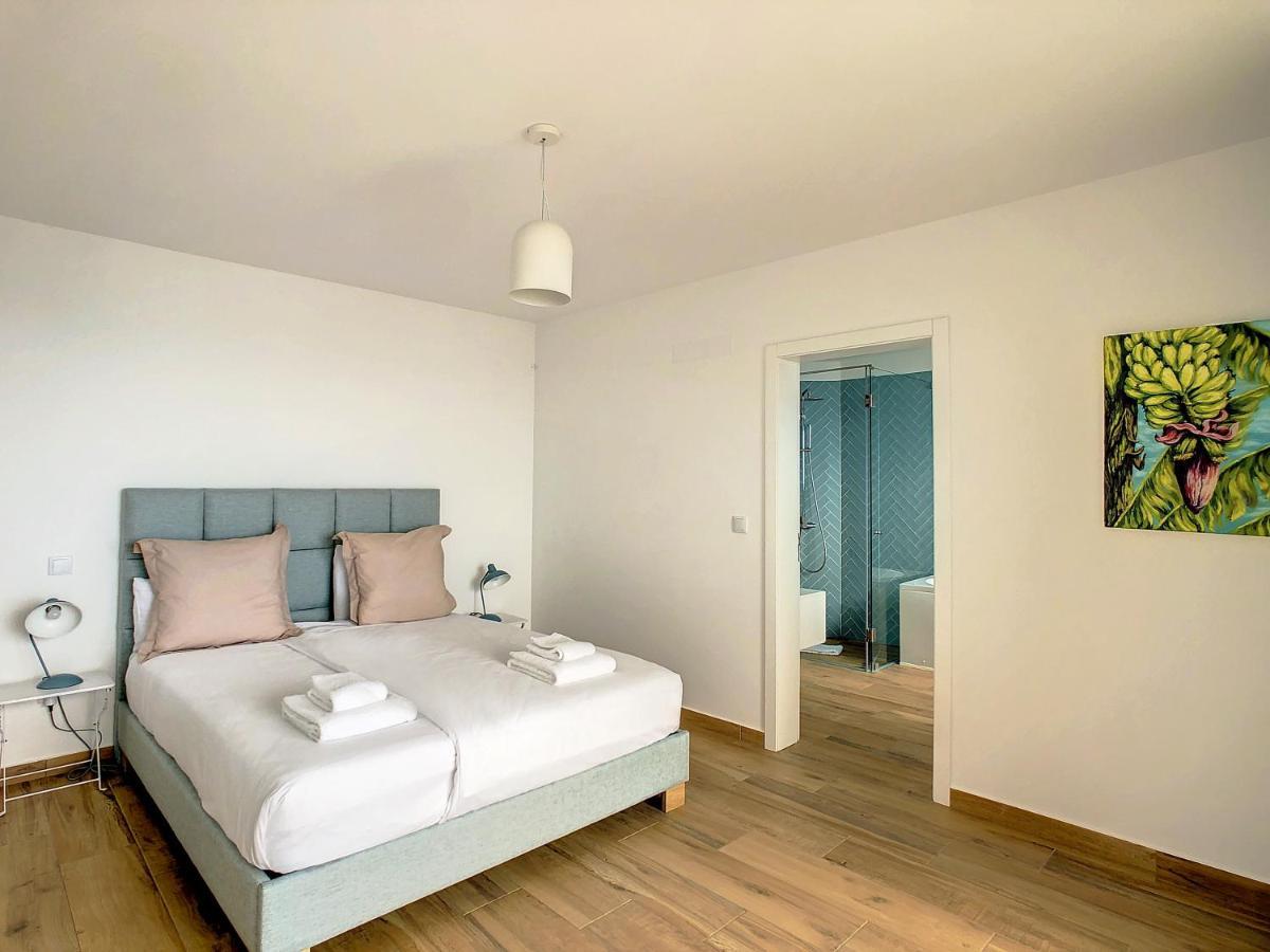 Villa Omar By Lovelystay Canhas Bagian luar foto