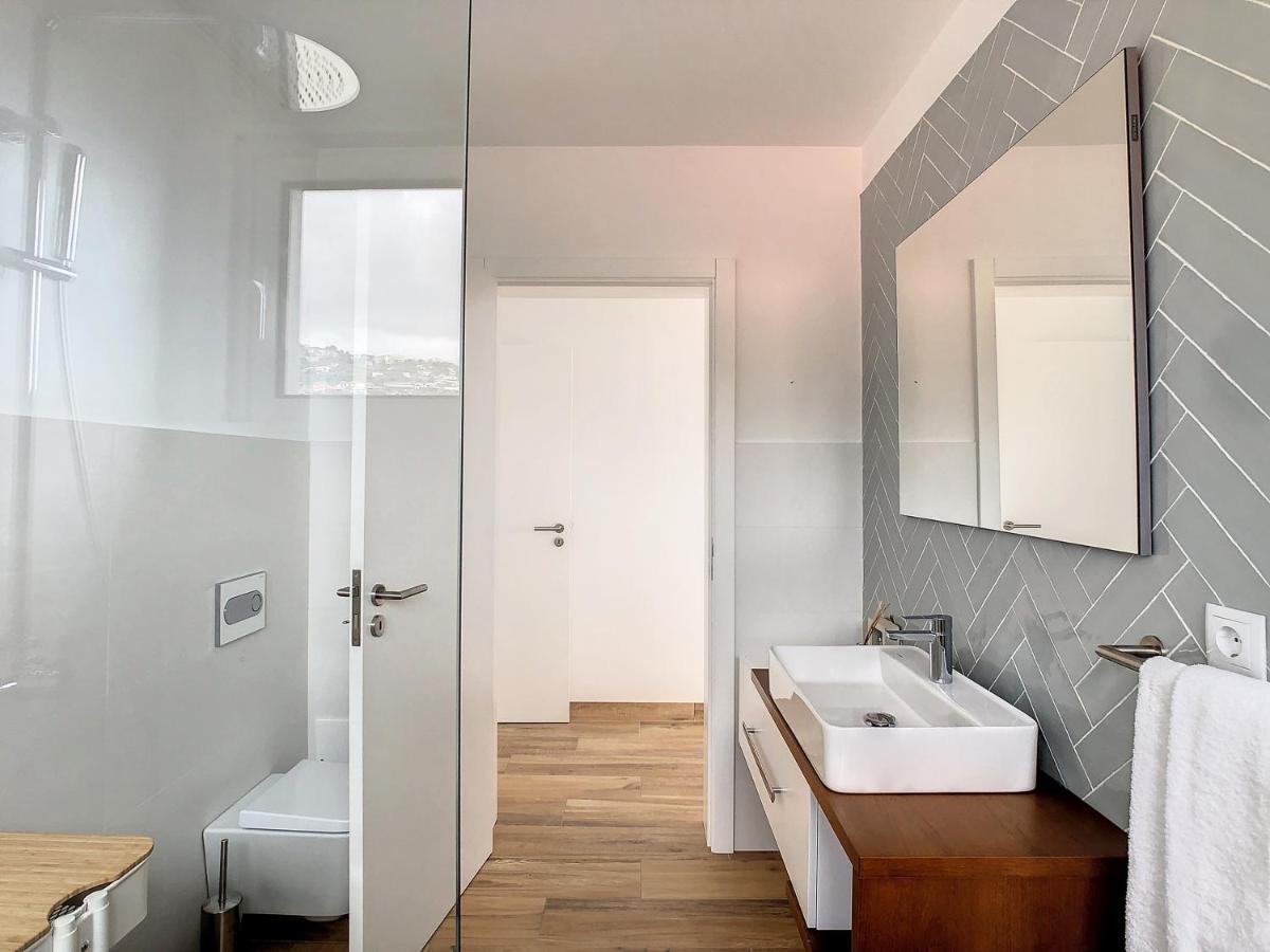 Villa Omar By Lovelystay Canhas Bagian luar foto