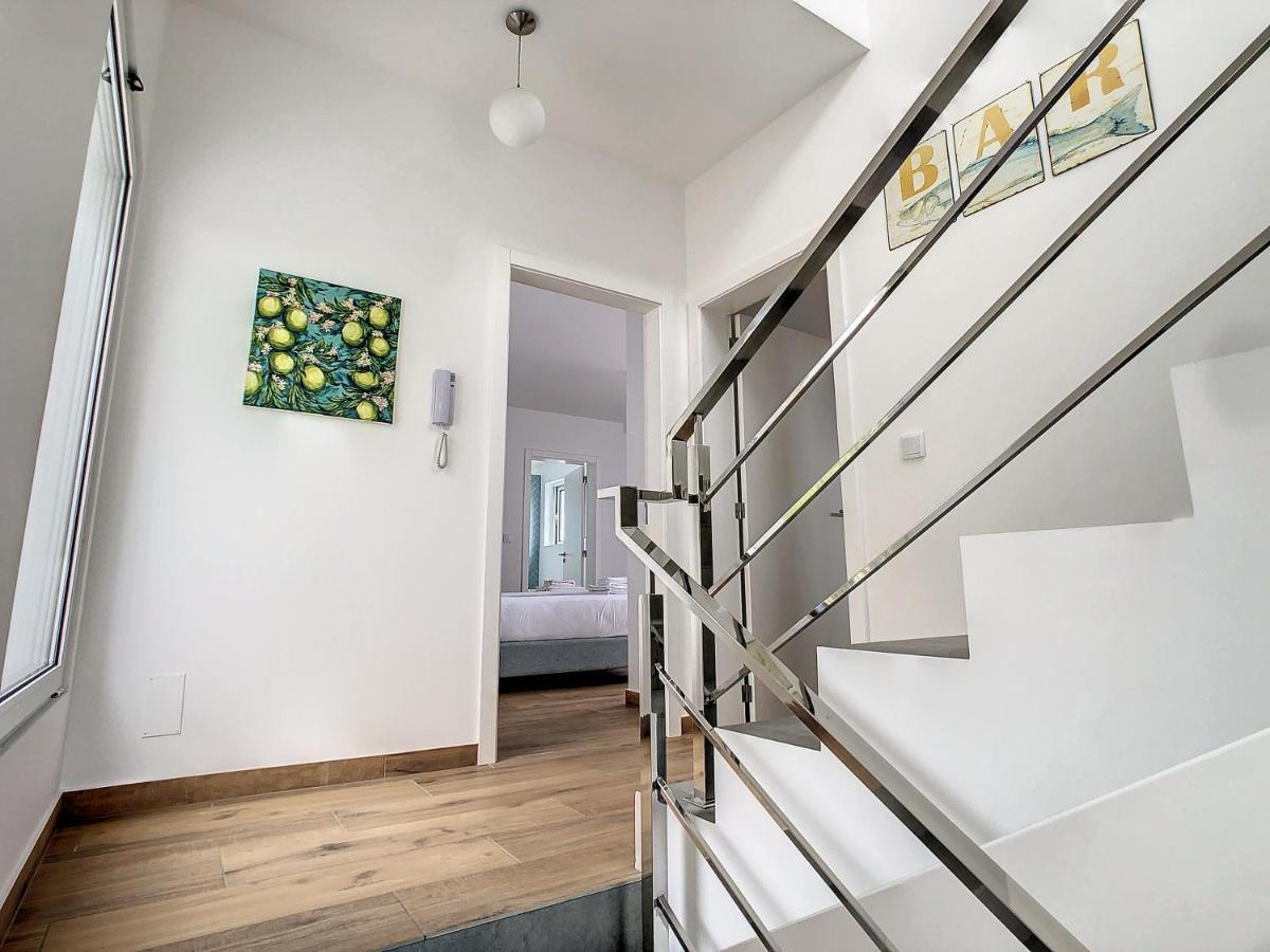 Villa Omar By Lovelystay Canhas Bagian luar foto