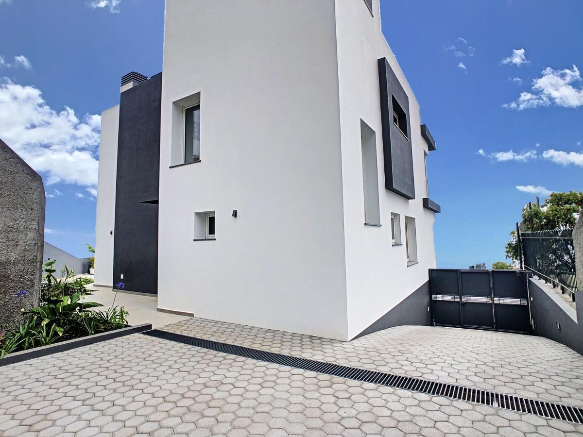 Villa Omar By Lovelystay Canhas Bagian luar foto